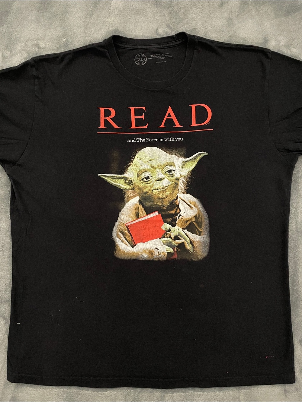 Star Wars Yoda “READ” Graphic tshirt
